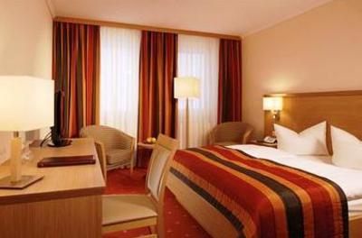 фото отеля Parkhotel Neustadt