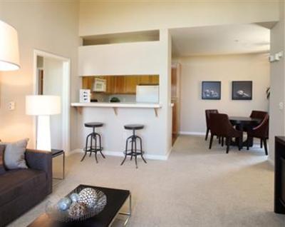фото отеля Bridgepointe Apartments San Mateo