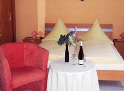 фото отеля Weingut und Gastehaus Alexanderhof Leiwen
