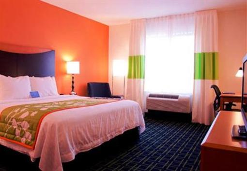 фото отеля Fairfield Inn & Suites Holiday Tarpon Springs