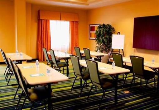 фото отеля Fairfield Inn & Suites Holiday Tarpon Springs