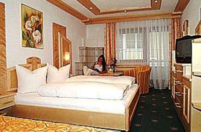 фото отеля Alphotel Garni Salner Ischgl