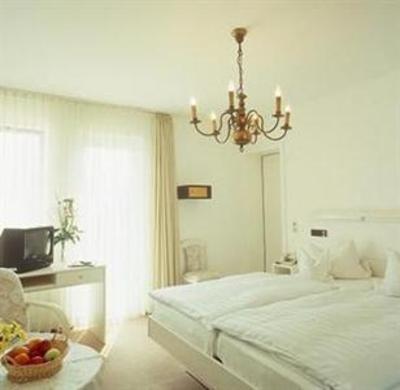 фото отеля Hotel Bellevue Bad Orb