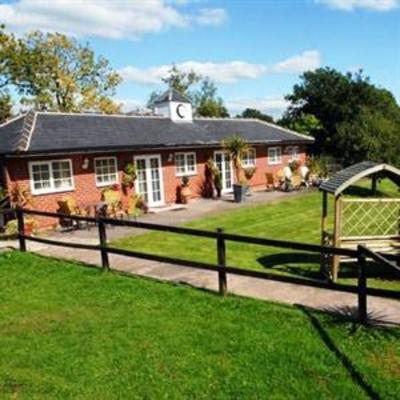 фото отеля Little Rushbrook Cottages