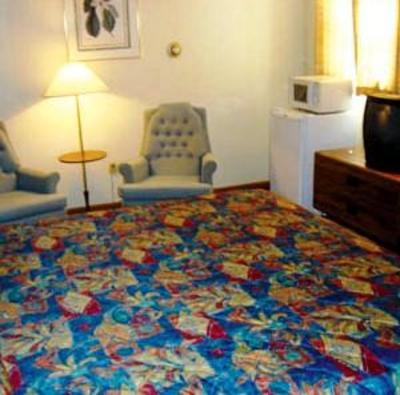 фото отеля Colonial Inn Dyersville