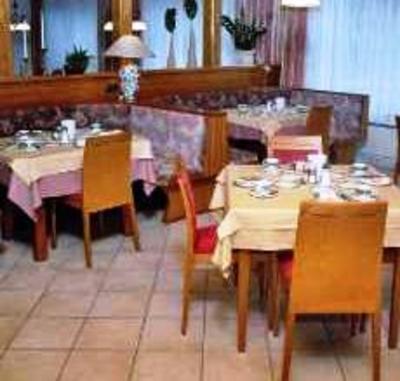 фото отеля Pension & Ferienwohnungen Goldene Rose Villach