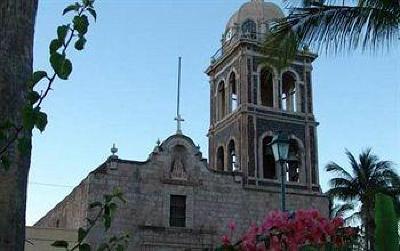 фото отеля Hacienda Suites Loreto