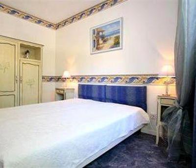 фото отеля Hotel Du Midi Salon-de-Provence