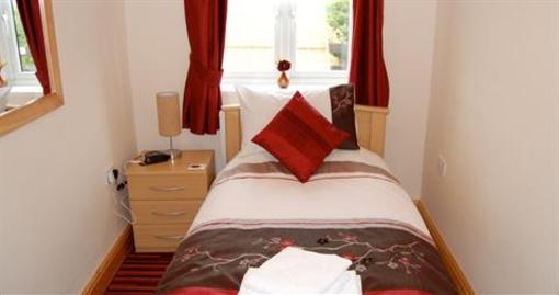 фото отеля Winchfawr Lodge Merthyr Tydfil