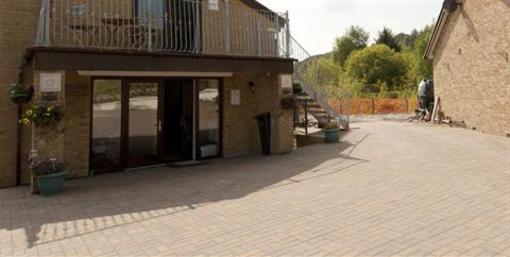 фото отеля Winchfawr Lodge Merthyr Tydfil