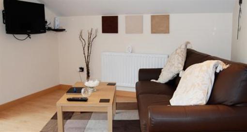 фото отеля Winchfawr Lodge Merthyr Tydfil