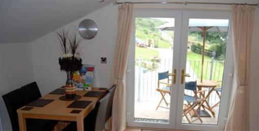 фото отеля Winchfawr Lodge Merthyr Tydfil