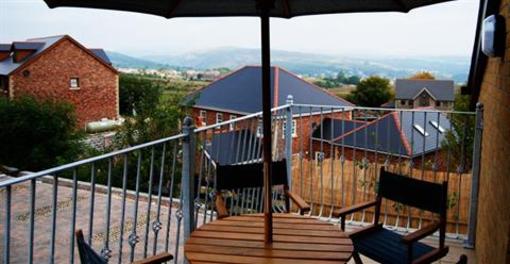 фото отеля Winchfawr Lodge Merthyr Tydfil