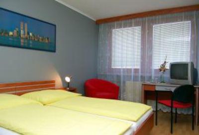 фото отеля Hotel Panon Hodonin