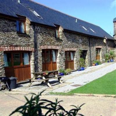 фото отеля Adventure Cottages Totnes