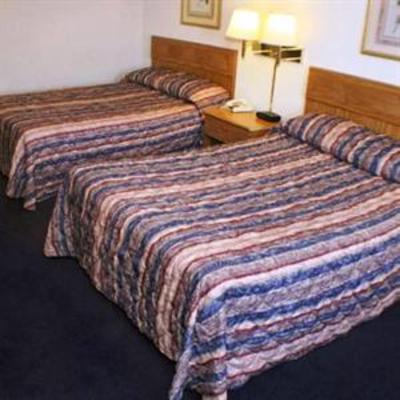 фото отеля American Inn & Suites Ionia