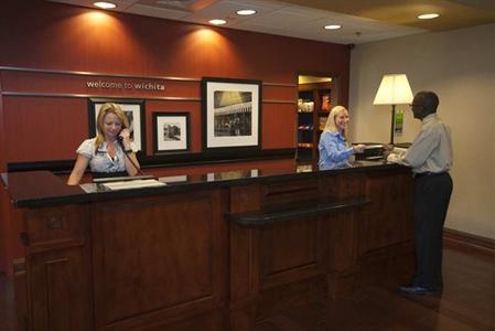 фото отеля Hampton Inn & Suites Wichita-Northeast