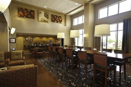 фото отеля Hampton Inn & Suites Wichita-Northeast