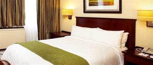 фото отеля Garden Court OR Tambo International Airport Hotel Kempton Park