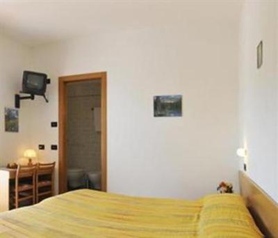 фото отеля Albergo Villa Flora Levico Terme