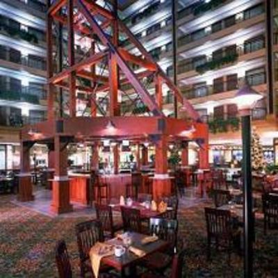 фото отеля Embassy Suites Denver-International Airport