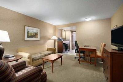 фото отеля Embassy Suites Denver-International Airport