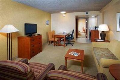фото отеля Embassy Suites Denver-International Airport
