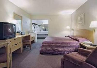 фото отеля University Inn & Suites Brownsville (Texas)