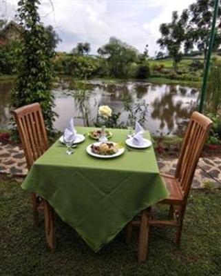 фото отеля Kebun Mawar Situhapa