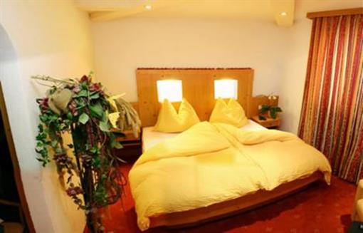 фото отеля Forsthof Apartments St. Johann im Pongau