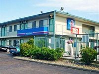 Motel 6 Bismarck