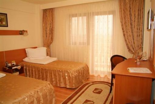 фото отеля Transit Hotel Oradea