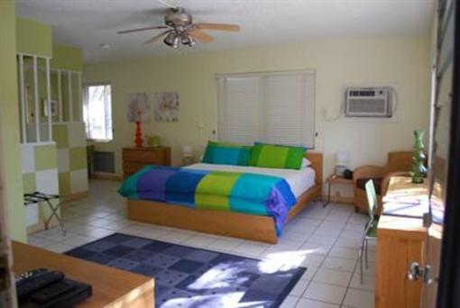 фото отеля Crystal Sands Hotel Gay Male Resort