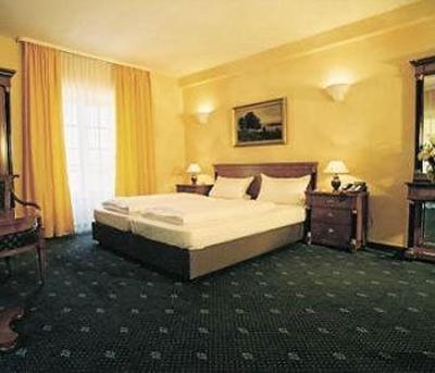 фото отеля Hotel Schloss Edesheim