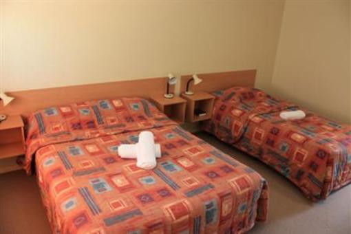 фото отеля Country Roads Motor Inn Gayndah