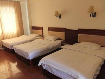 фото отеля Zhuoma Youth Hostel