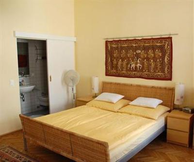 фото отеля Stadtnest B&B