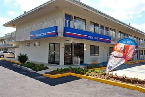 фото отеля Motel 6 San Marcos