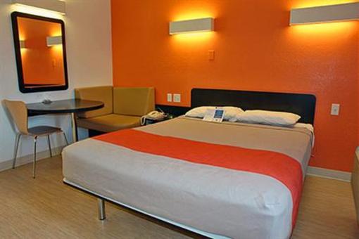 фото отеля Motel 6 San Marcos