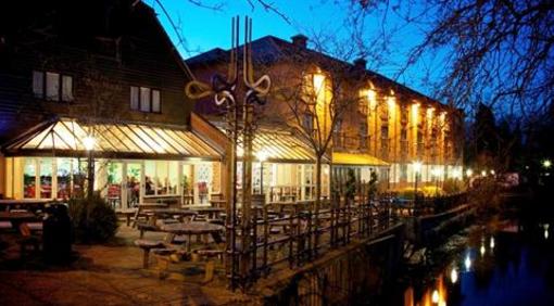 фото отеля The Bridge Hotel Chertsey
