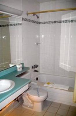 фото отеля Economy Inn Prince George