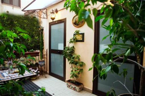 фото отеля Bed and Breakfast L'Antica Via