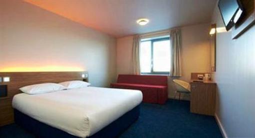 фото отеля Travelodge Doncaster Lakeside