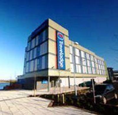 фото отеля Travelodge Doncaster Lakeside