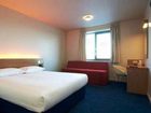 фото отеля Travelodge Doncaster Lakeside