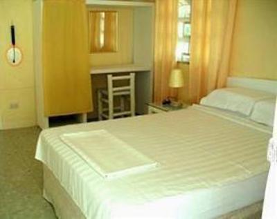 фото отеля White Beach Bungalows