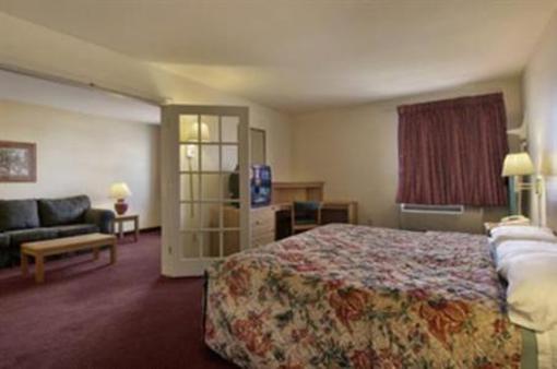фото отеля Red Roof Inn St. Robert