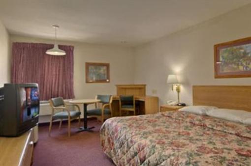 фото отеля Red Roof Inn St. Robert