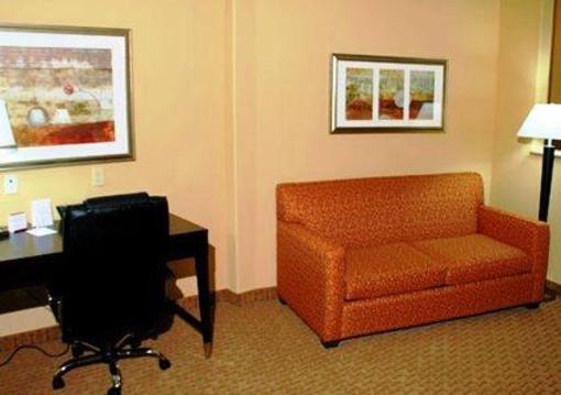 фото отеля Comfort Suites Salina