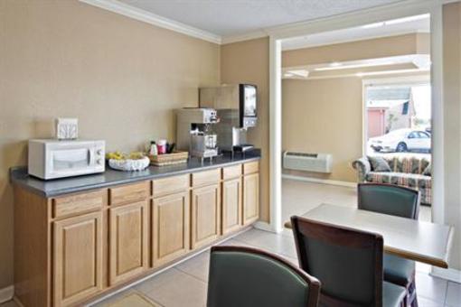 фото отеля Americas Best Value Inn Tupelo